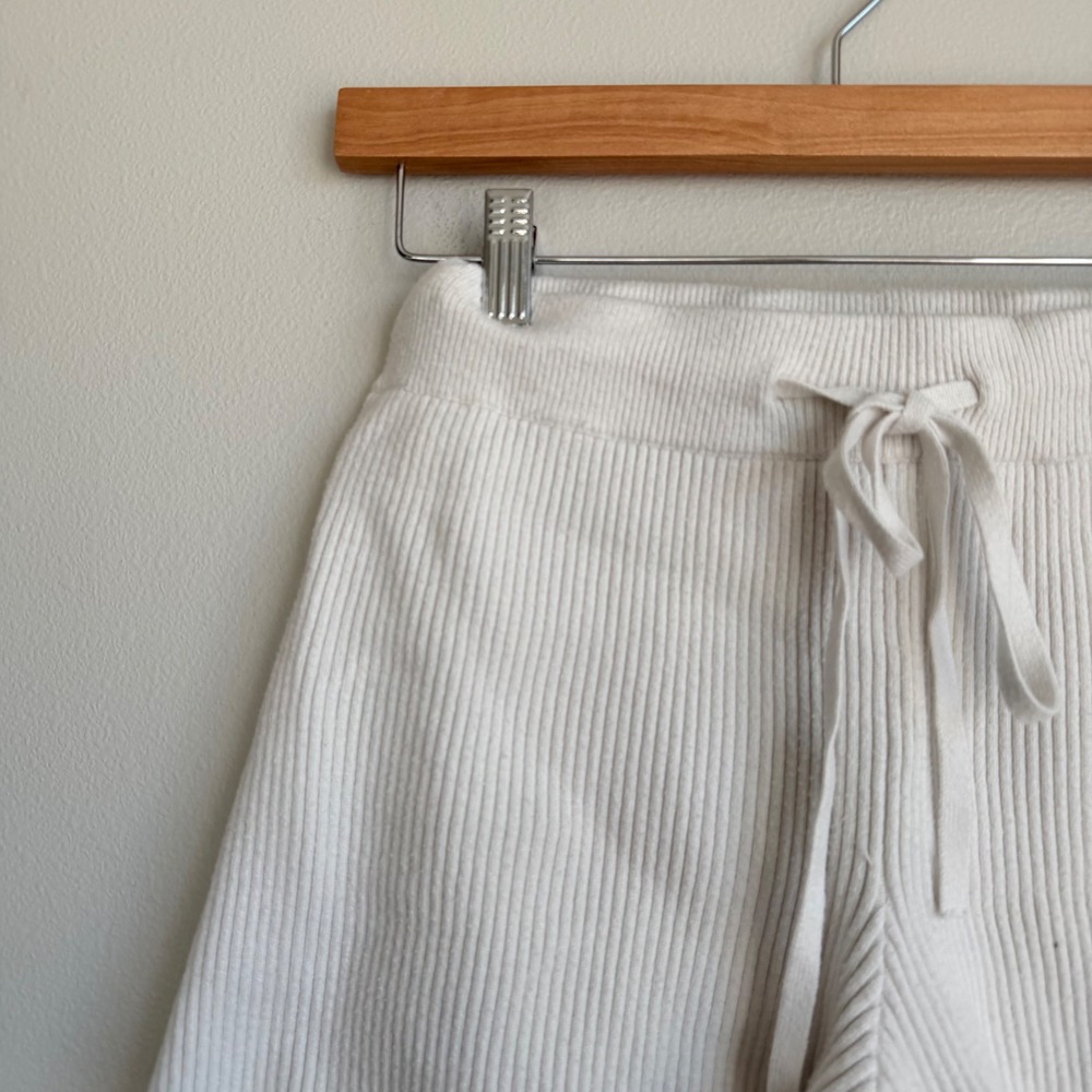 Abercrombie and Fitch White‎ Ribbed Pull-On Shorts Size Small - Picture 3 of 9